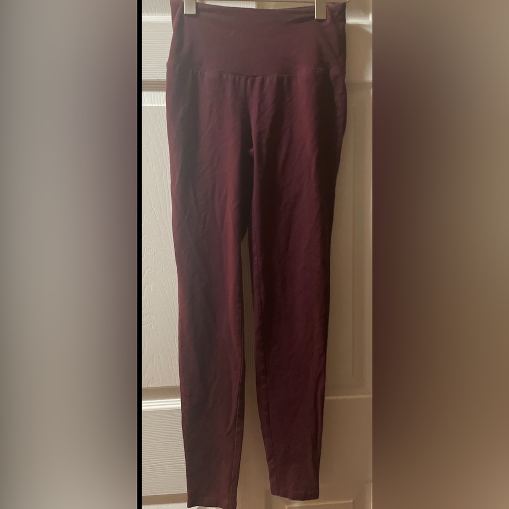 Maroon leggings